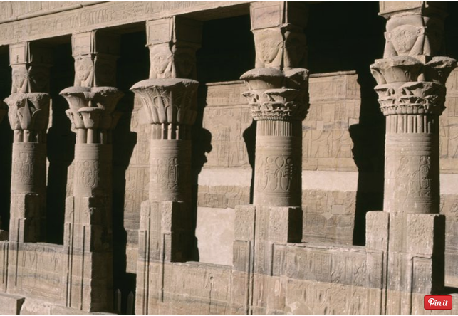  تأثیر مصر و ایران باستان بر معماری- ستون‌های پارسی و مصری