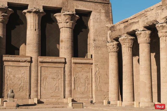  تأثیر مصر و ایران باستان بر معماری- ستون‌های پارسی و مصری