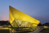 ساختمانی با طراحی منحصر بفرد و زیبا ساختمانی با طراحی منحصر بفرد و زیبا