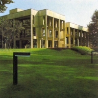 دفتر مخصوص شهبانو فرح دفتر مخصوص شهبانو فرح -كامران ديبا- (پروژه7)