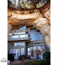 خانه ی  غاری   A Cave Dwelling خانه ی  غاری   A Cave Dwelling