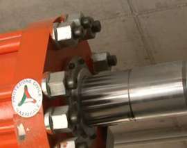 تست ساختمان جداسازی شده با استفاده از جداسازهای پاندول اصطکاکی FIP تست ساختمان جداسازی شده با استفاده از جداسازهای پاندول اصطکاکی FIP