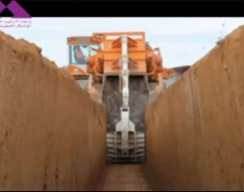 دستگاه تمام اتوماتیک کندن و خاک برداری و دپوی خاک حاصله برای حفر ترانشه دستگاه تمام اتوماتیک کندن و خاک برداری و دپوی خاک حاصله برای حفر ترانشه