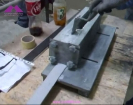 این دستگاه فرآیند مالیدن چسب (چسبناک) روی نوارهای FRP را به طور اتوماتیک انجام داده و فرآید را تسریع می بخشد.