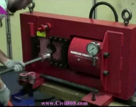 کلیپی از اتصال وصله مکانیکی انتهایی میلگرد (به جای خم آرماتور) در جک پرس هیدرولیکی کلیپی از اتصال وصله مکانیکی انتهایی میلگرد (به جای خم آرماتور) در جک پرس هیدرولیکی