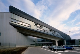 ساختمان مركزي BMW -زاها حدید( پروژه 12)