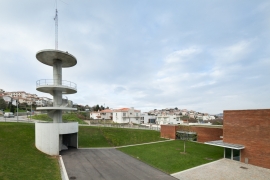ایستگاه آتش نشانی و بازداشتگاه های سانتو تیرسو-آلوارو سیزا(پروژه8)