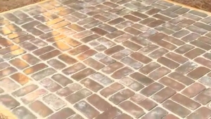 کلیپ آموزش ساخت کف سازی خشکه چینی با آجر یا سنگ های مکعبی شکل