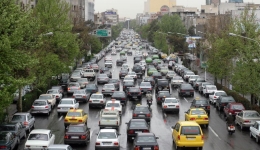 کلاج - ترمز تهرانی ها در روز بارانی و پرترافیک/ آیا مدیریت ترافیک تهران به حال خود رها شده؟